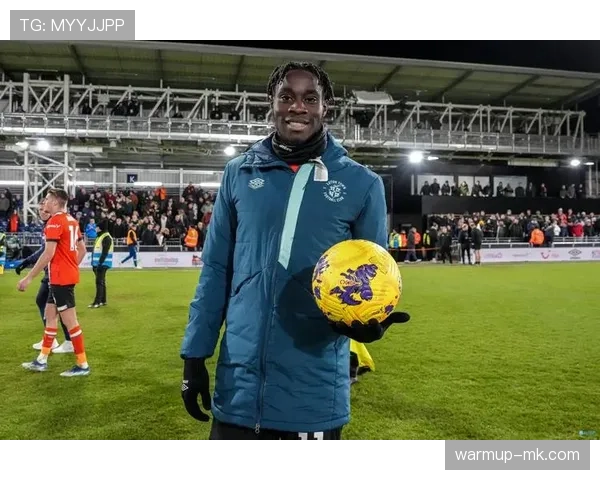 英超卢顿续约阿德巴约